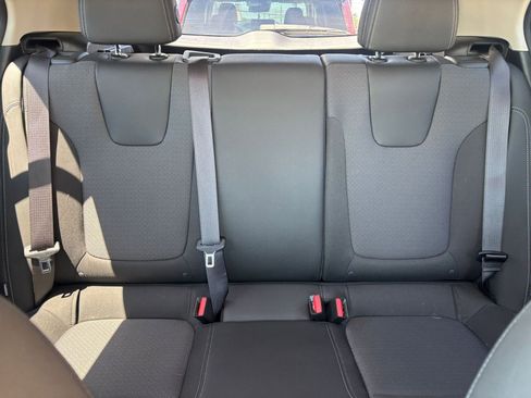 Used 2025 Buick Encore GX Preferred FWD image 37