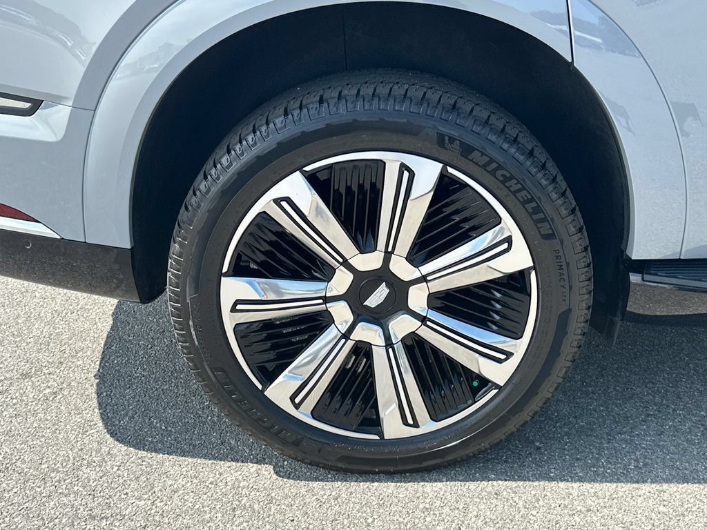 Certified 2026 Cadillac Escalade IQ Luxury 2 AWD/4WD image 17