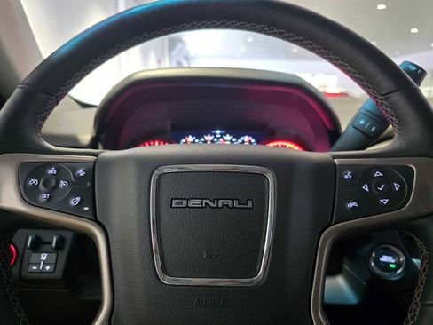 Used 2015 GMC Yukon Denali image 32