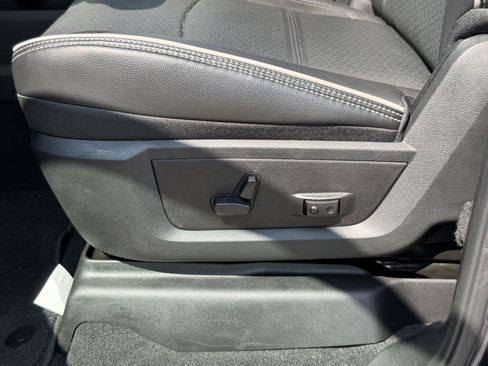 Used 2025 RAM 2500 Laramie AWD/4WD image 14