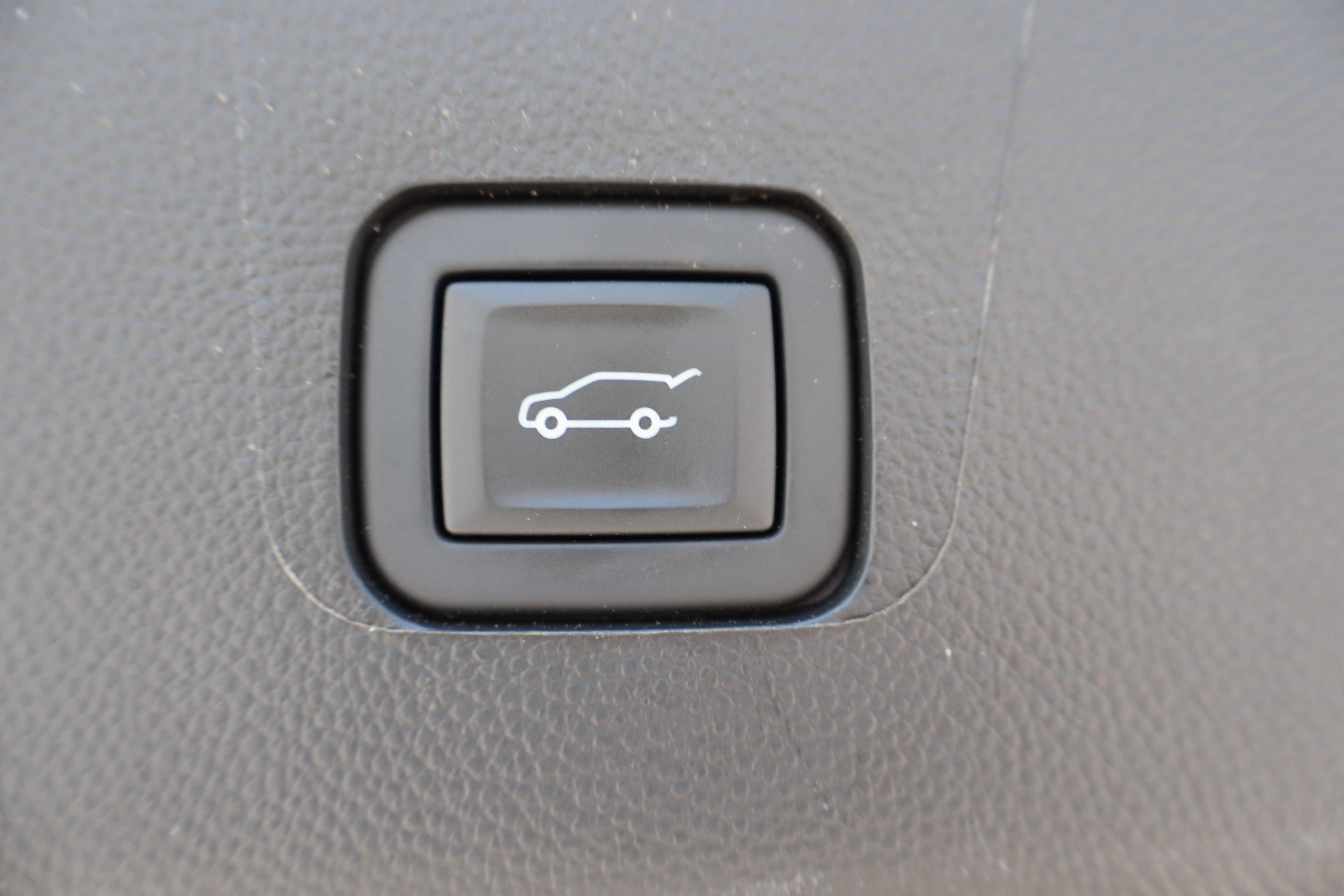 Used 2023 Chevrolet Traverse LT w/ LPO, Floor Liner Package AWD/4WD image 28