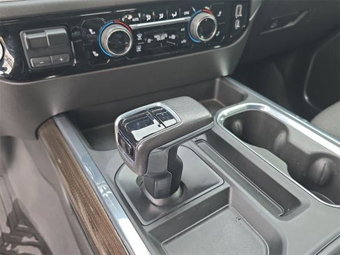 Used 2022 Chevrolet Silverado 1500 LT Trail Boss w/ Convenience Package II image 16