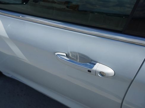 Used 2015 Chrysler 200 C w/ Navigation & Sound Group I image 24