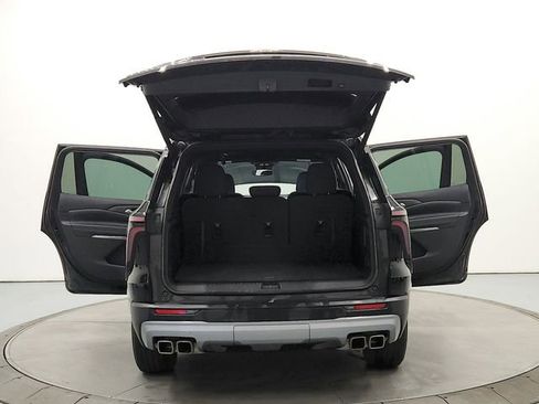 Used 2025 Chevrolet Traverse LT image 14