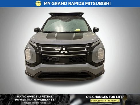 New 2026 Mitsubishi Outlander Trail Edition image 8