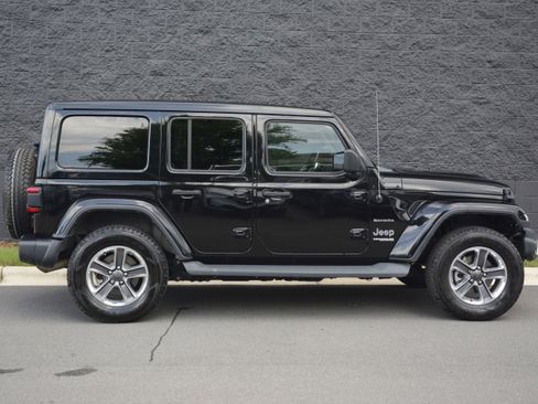 Used 2020 Jeep Wrangler Unlimited Sahara AWD/4WD image 8