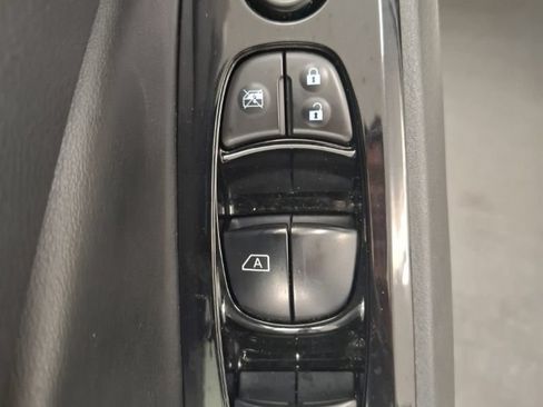Used 2025 Nissan Altima 2.5 SR FWD image 14