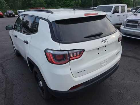 Used 2018 Jeep Compass Sport AWD/4WD image 5