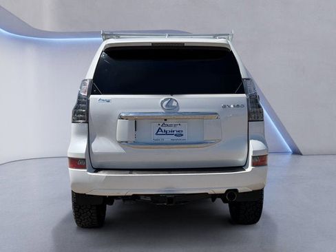 Used 2018 Lexus GX 460 w/ Preferred Accessory Package AWD/4WD image 4