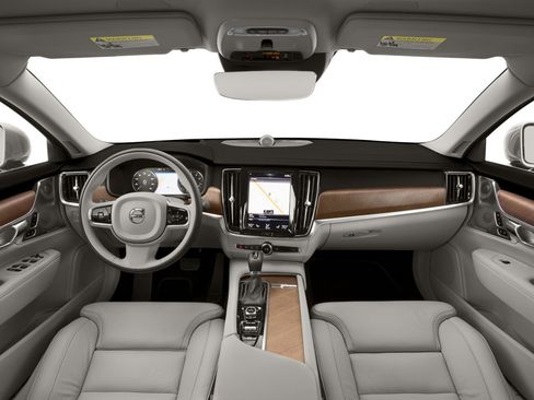 Used 2017 Volvo S90 T6 Momentum w/ Vision Package image 40