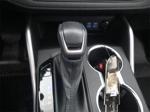 Used 2022 Toyota Highlander XLE image 8