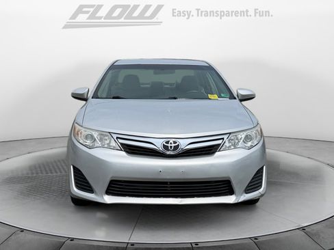 Used 2012 Toyota Camry LE FWD image 3