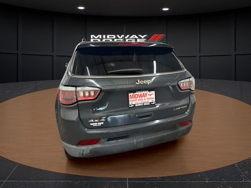 Used 2018 Jeep Compass Limited AWD/4WD image 5