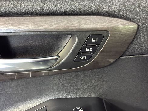 Used 2022 Toyota Highlander Platinum AWD/4WD image 28