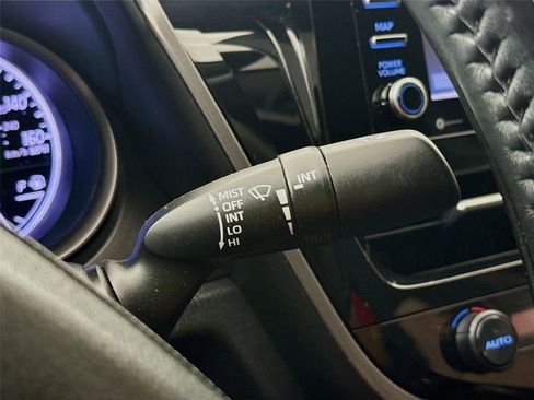 Used 2021 Toyota Camry SE image 6