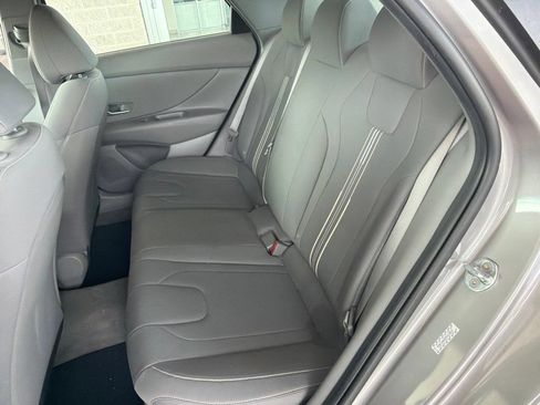 Used 2023 Hyundai Elantra SEL w/ Convenience Package FWD image 14