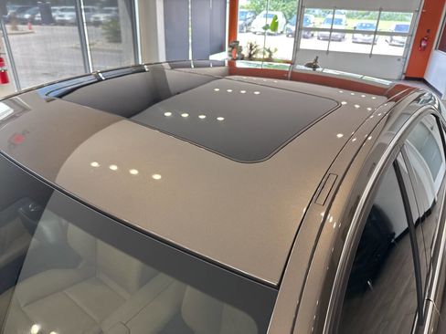 Used 2013 Mercedes-Benz E 350 4MATIC Sedan w/ Premium 1 Pkg image 11