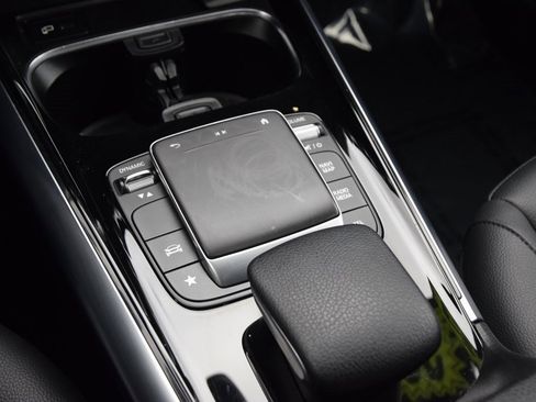 Certified 2022 Mercedes-Benz GLA 250 image 28