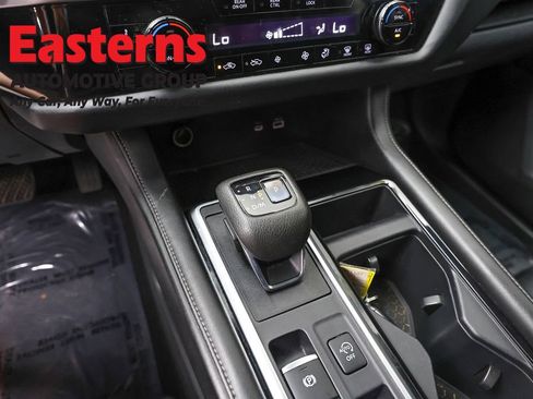 Used 2022 Nissan Pathfinder SV FWD image 13