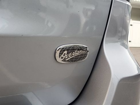 Used 2019 Jeep Grand Cherokee Overland RWD image 8