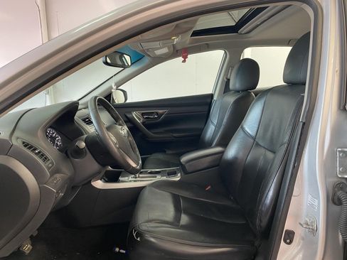 Used 2015 Nissan Altima 2.5 SL w/ Technology Package FWD image 19
