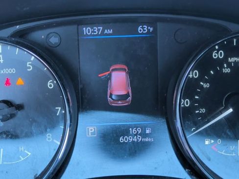 Used 2018 Nissan Rogue SV image 8