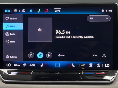 Used 2025 Volkswagen Tiguan SE AWD/4WD image 14