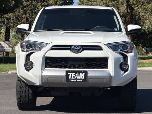 Used 2023 Toyota 4Runner TRD Off-Road AWD/4WD image 9