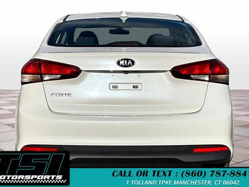 Used 2017 Kia Forte LX w/ LX Popular Package image 4