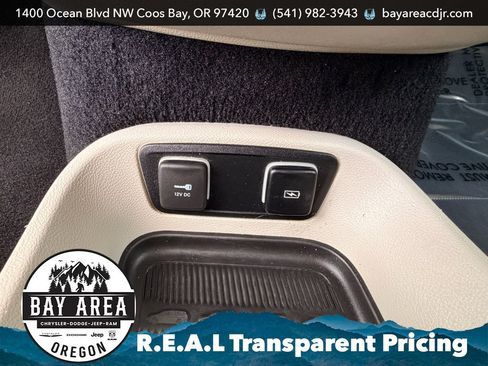 Used 2021 Chrysler Pacifica Touring-L FWD image 25