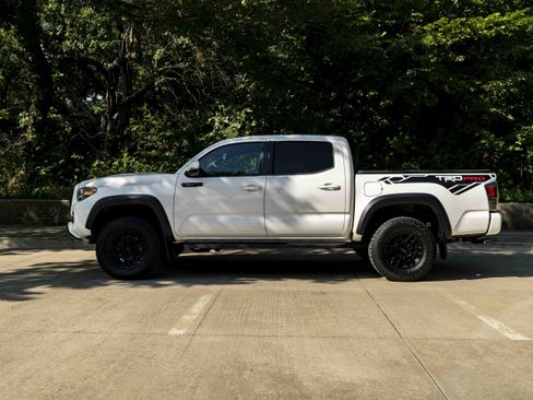 Used 2021 Toyota Tacoma TRD Pro AWD/4WD image 6