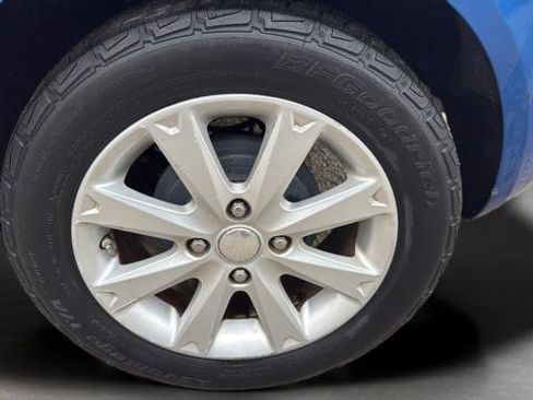 Used 2011 Ford Fiesta SE w/ 203A Rapid Spec Order Code image 29