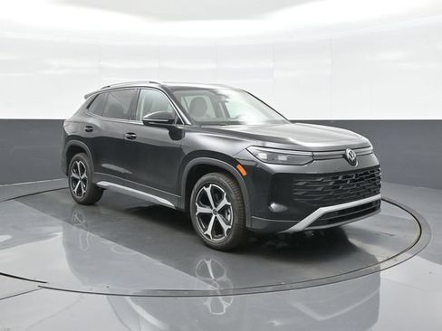New 2026 Volkswagen Tiguan SE AWD/4WD image 1
