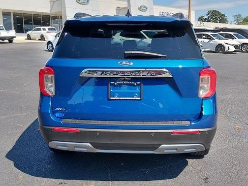 Certified 2023 Ford Explorer XLT w/ Equipment Group 202A RWD image 5