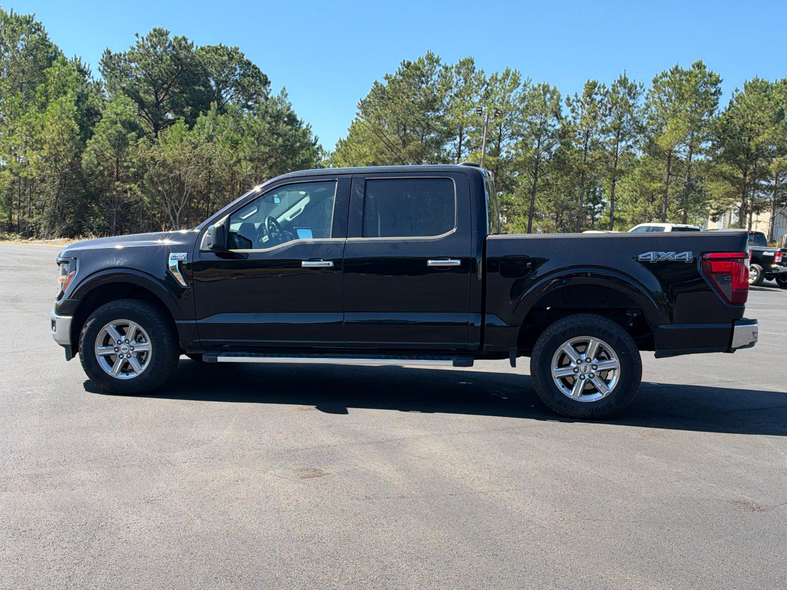 Used 2025 Ford F150 XLT w/ Equipment Group 301A Standard AWD/4WD image 8