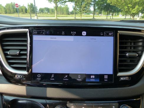Used 2026 Chrysler Pacifica Select FWD image 30