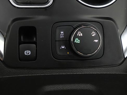 Used 2020 Chevrolet Traverse RS image 27