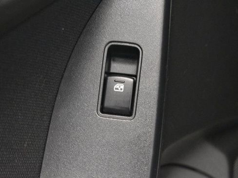 Used 2014 Subaru Forester 2.5i Premium w/ All-Weather Package image 25