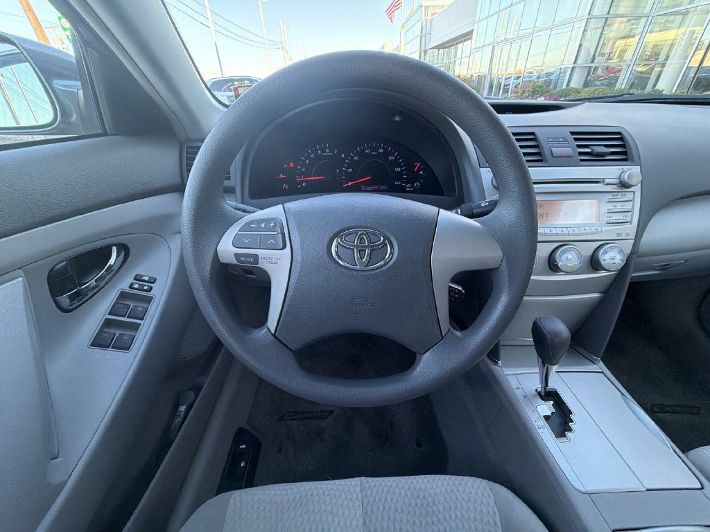 Used 2011 Toyota Camry LE FWD image 23