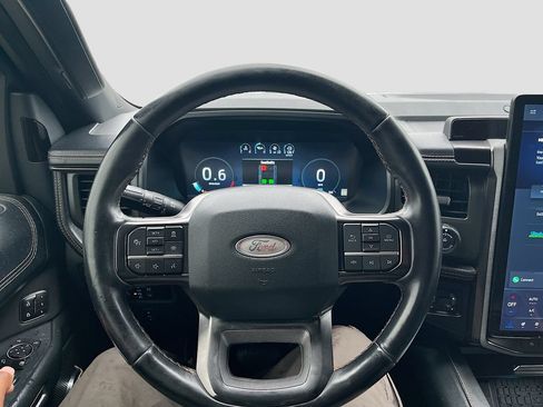 Used 2023 Ford Expedition Max Platinum RWD image 11