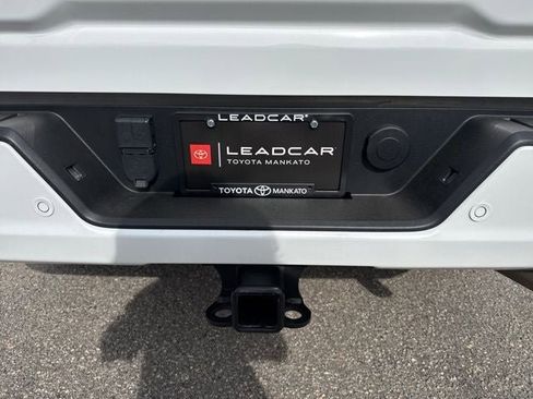Used 2024 GMC Sierra 2500 AT4 w/ Technology Package AWD/4WD image 14
