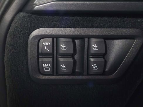 Used 2024 BMW X7 M60i w/ Executive Package image 52