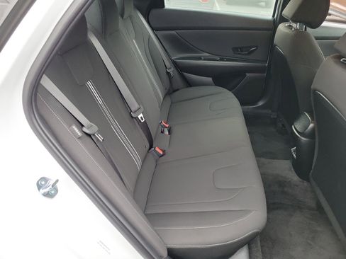 Certified 2025 Hyundai Elantra Sport image 20