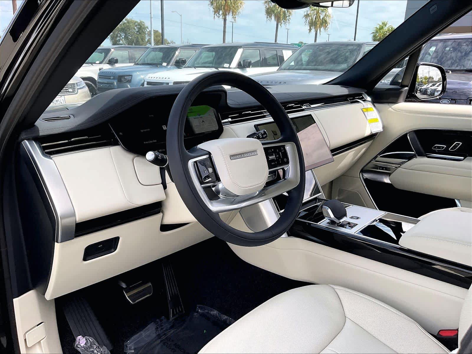 New 2026 Land Rover Range Rover Long Wheelbase SE AWD/4WD image 8