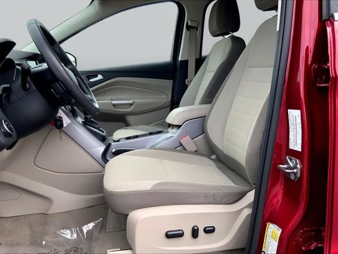Used 2016 Ford Escape SE w/ Equipment Group 201A FWD image 7