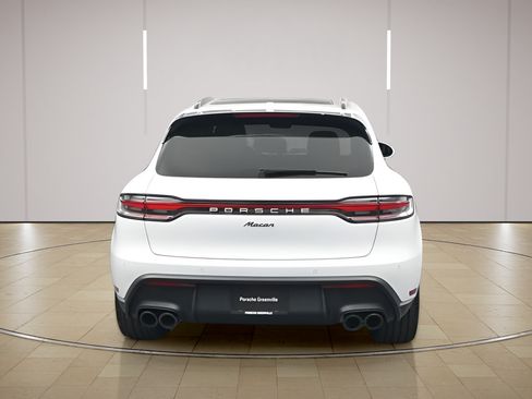 Used 2026 Porsche Macan AWD/4WD image 25