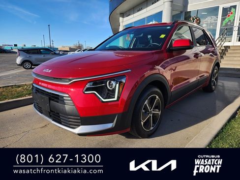 Certified 2024 Kia Niro EX image 1