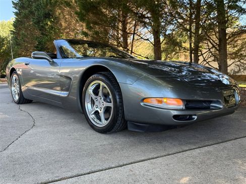 Used 2004 Chevrolet Corvette Convertible w/ Preferred Equipment Group image 31