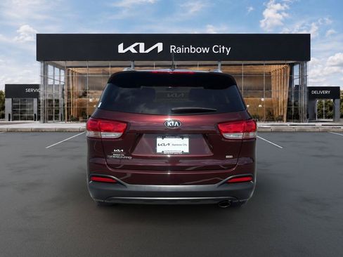 Used 2016 Kia Sorento FWD image 6