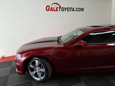 Used 2010 Chevrolet Camaro SS w/ RS Package image 4